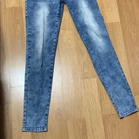 Light wash Overalls - Picture 2 of 3